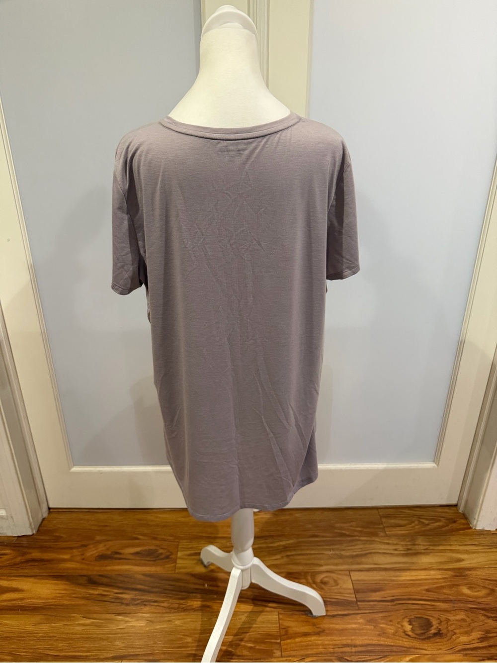 Athleta Scoop Neck Short Sleeve Tee in Lavender Gray - Picture 4 of 7
